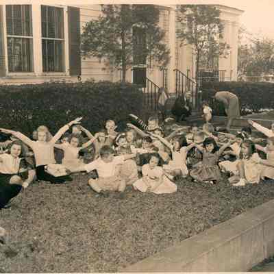 Children at Elmwood Avenue House