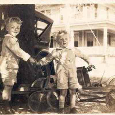 Boys & Cars at 30 Parkwood