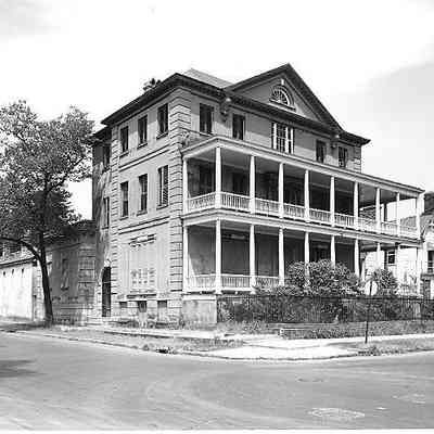 Aiken-Rhett House (48 Elizabeth Street)
