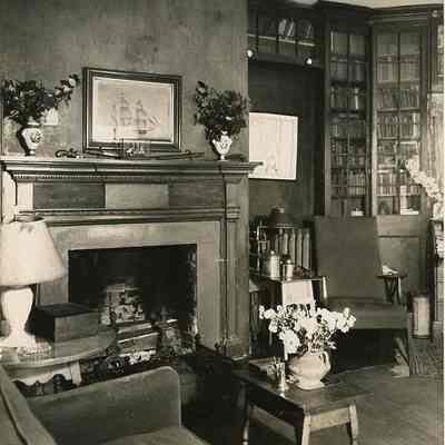 Hannah Heyward House Library