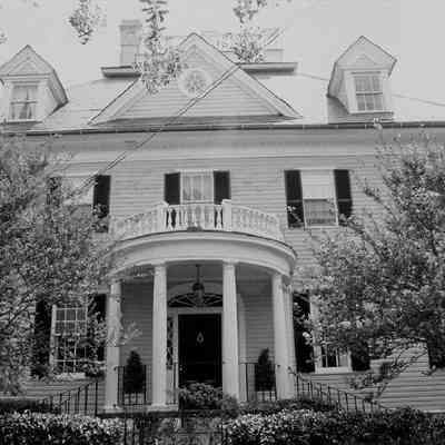 W.M. Wallace House (9 Ladson Street)