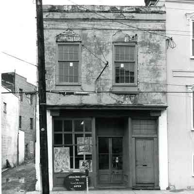 87 Hasell Street ("Original Art by Local Artists")