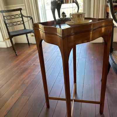 Urn Stand