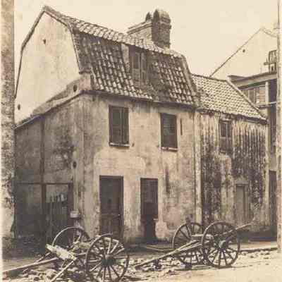 Pink House (17 Chalmers Street)