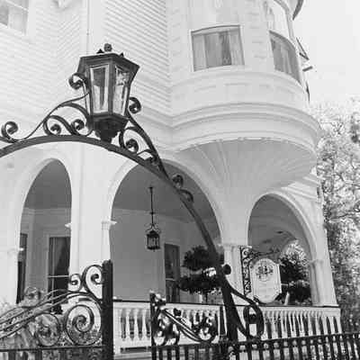 Carrington-Carr House (2 Meeting Street)