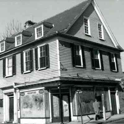 106 Broad Street (John Lining House) Before Restoration