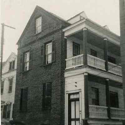 21 Wentworth Street