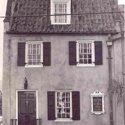 17 Chalmers Street (Pink House)