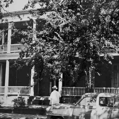 Wragg Square House