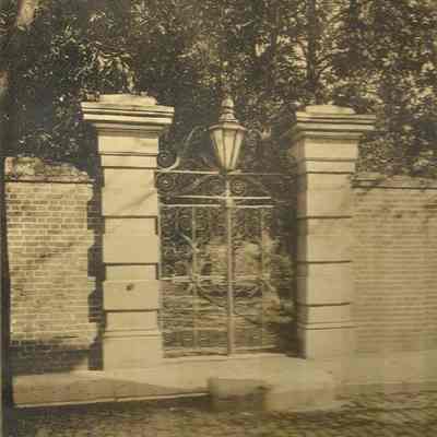 Gate, Sword Gate (32 Legare Street)