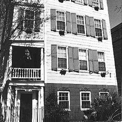 32 George Street (Robinson-Frenau House)