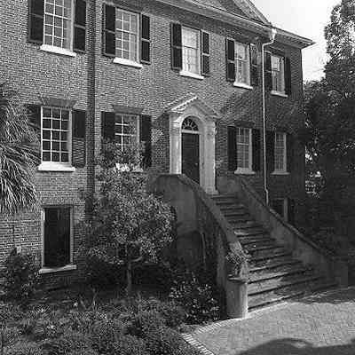 6 Glebe Street (St. Philip's Parsonage House a/k/a Old Rectory a/k/a Bishop Robert Smith House)