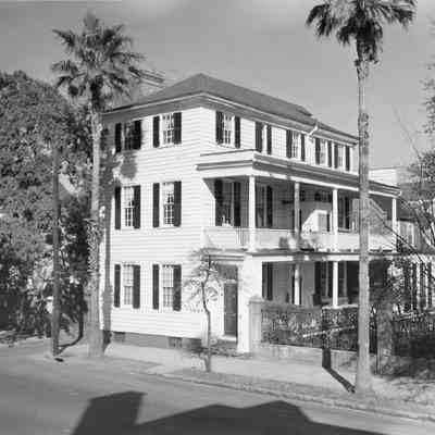 76 Meeting Street (Judge Elihu Hall Bay House)