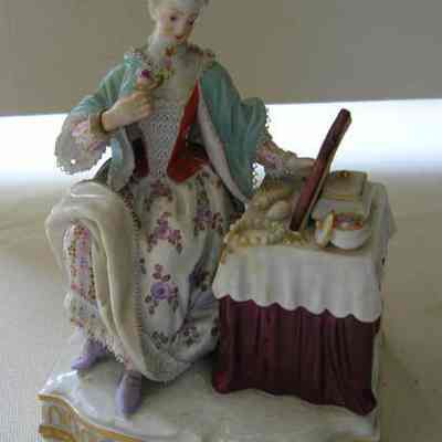 Figurine