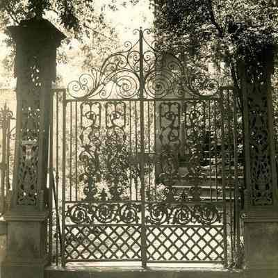 Gate, 101 St. Philip Street (Samuel G. Stoney House)