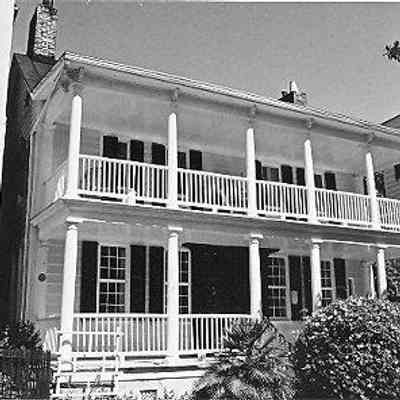 10 Water Street (Swain-Hussey House)