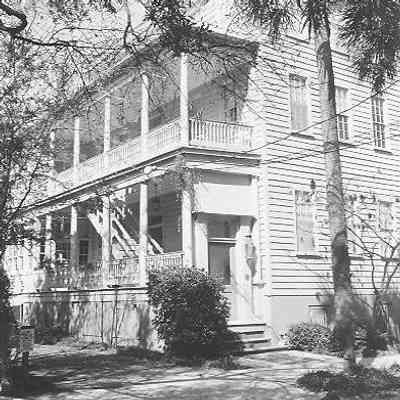 16 Montagu (Caroline Blackwood Brown House)
