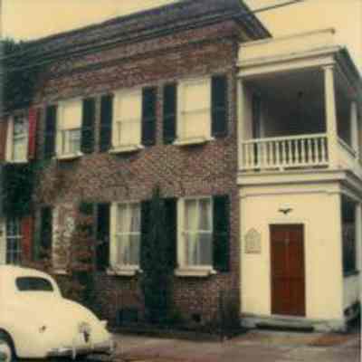 13 Wentworth Street (Edward Winslow Tenement)