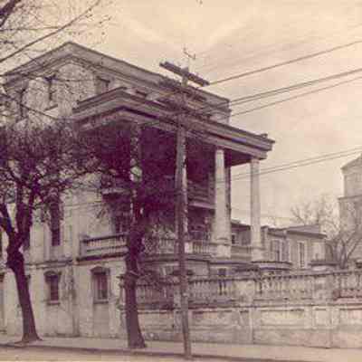 Weyman's Folly (340 Meeting Street)