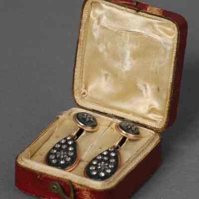 Earring