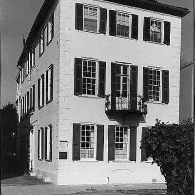 71 Church Street (Col. Robert Brewton House)