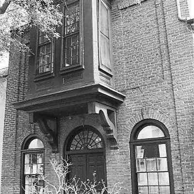 Bay, Door, Windows of 118 East Bay Street (Coates' Row)