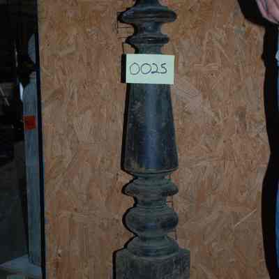 Newel Post