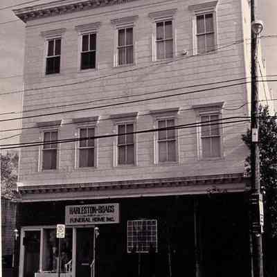 121 Calhoun Street (Harleston-Boags Funeral Home)
