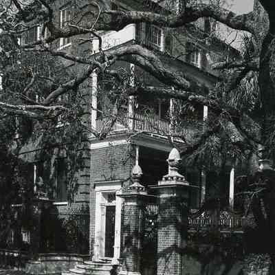 Simmons-Edwards House (14 Legare Street)