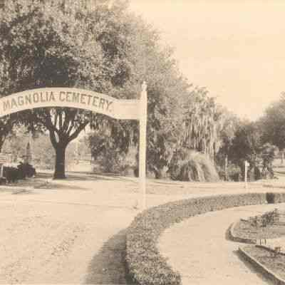 Entrance to Magnolia Cemetery