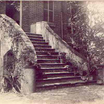 Old Rectory Steps (6 Glebe, Bishop Robert Smith House)