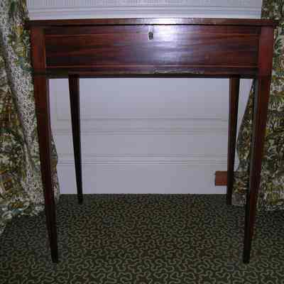 Table, Dressing