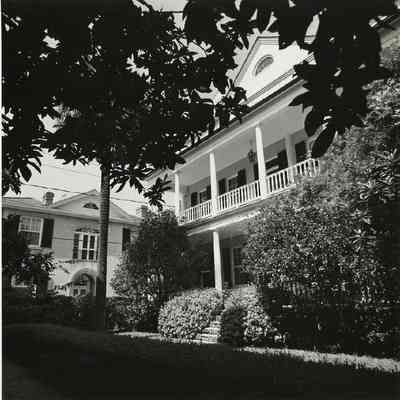 Garden of the William Holmes House (20 Church Street)