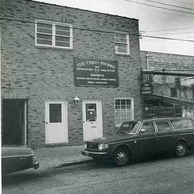 The Curio Shoppe (89 South Market Street) and View of South Market Street