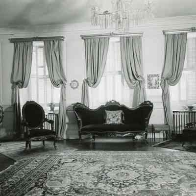 Drawing Room, Anne Boone House (47 East Bay Street)