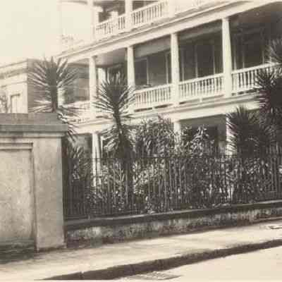 69 Church Street Piazzas and Iron Fence (Capers-Motte House)