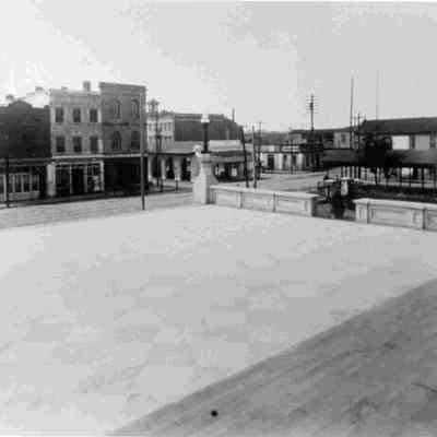 Approach to Custom House