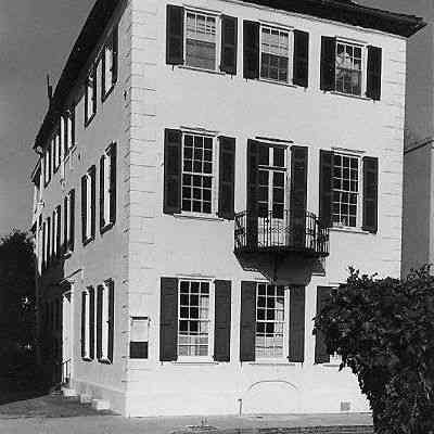 71 Church Street (Col. Robert Brewton House)