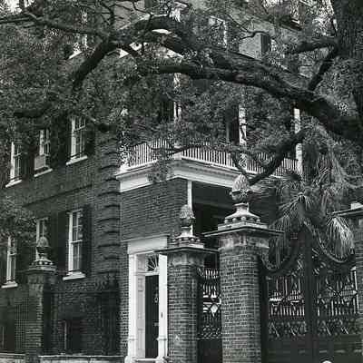 Simmons-Edwards House (14 Legare Street)