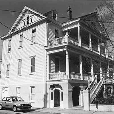 112 Rutledge Avenue (Hughes-Molony House)