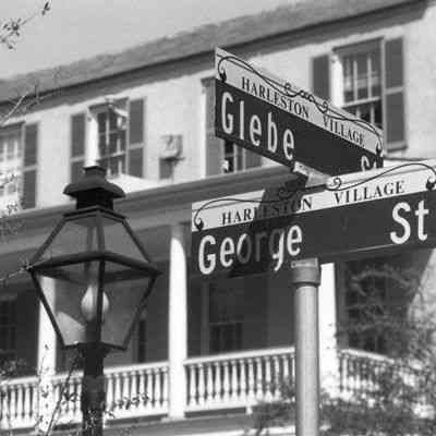 Harleston Village: Corner of George and Glebe Streets