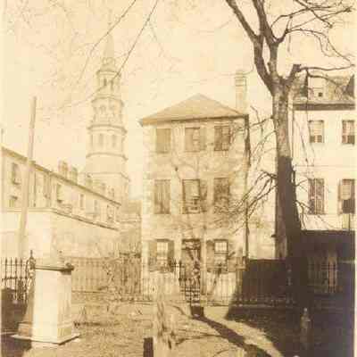 View of Queen Street from Huguenot Church Cemetery