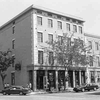 112 North Market Street (Townsend, Arnold-Hornik Building/Planter's Inn)