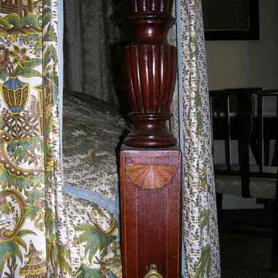 Bed, Four-Poster