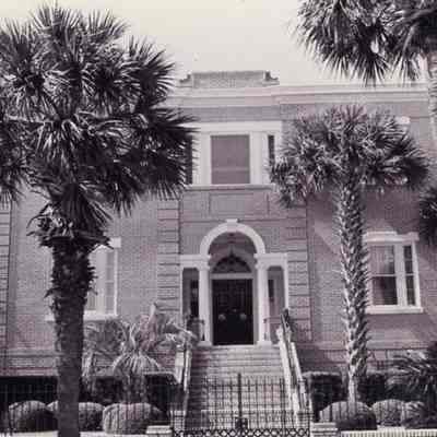 19 East Battery (Julius M. Visanska House)