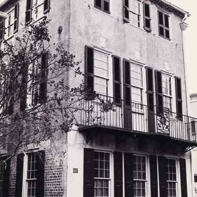 107 Church Street (Isaac Holmes Tenement)