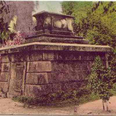 The Mausoleum, Middleton Place Gardens