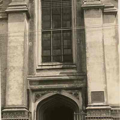 Entry, Unitarian Church (6 Archdale Street)
