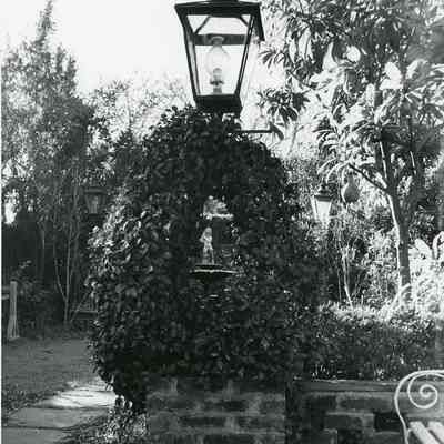 Garden of the Othniel Beale House (99-100 East Bay Street)