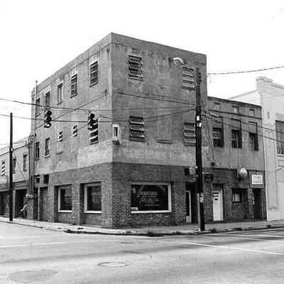 Minit Grill and Jim's Place (251-259 Meeting Street)
